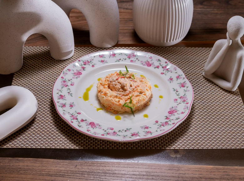 Салат «Мимоза с крабом»